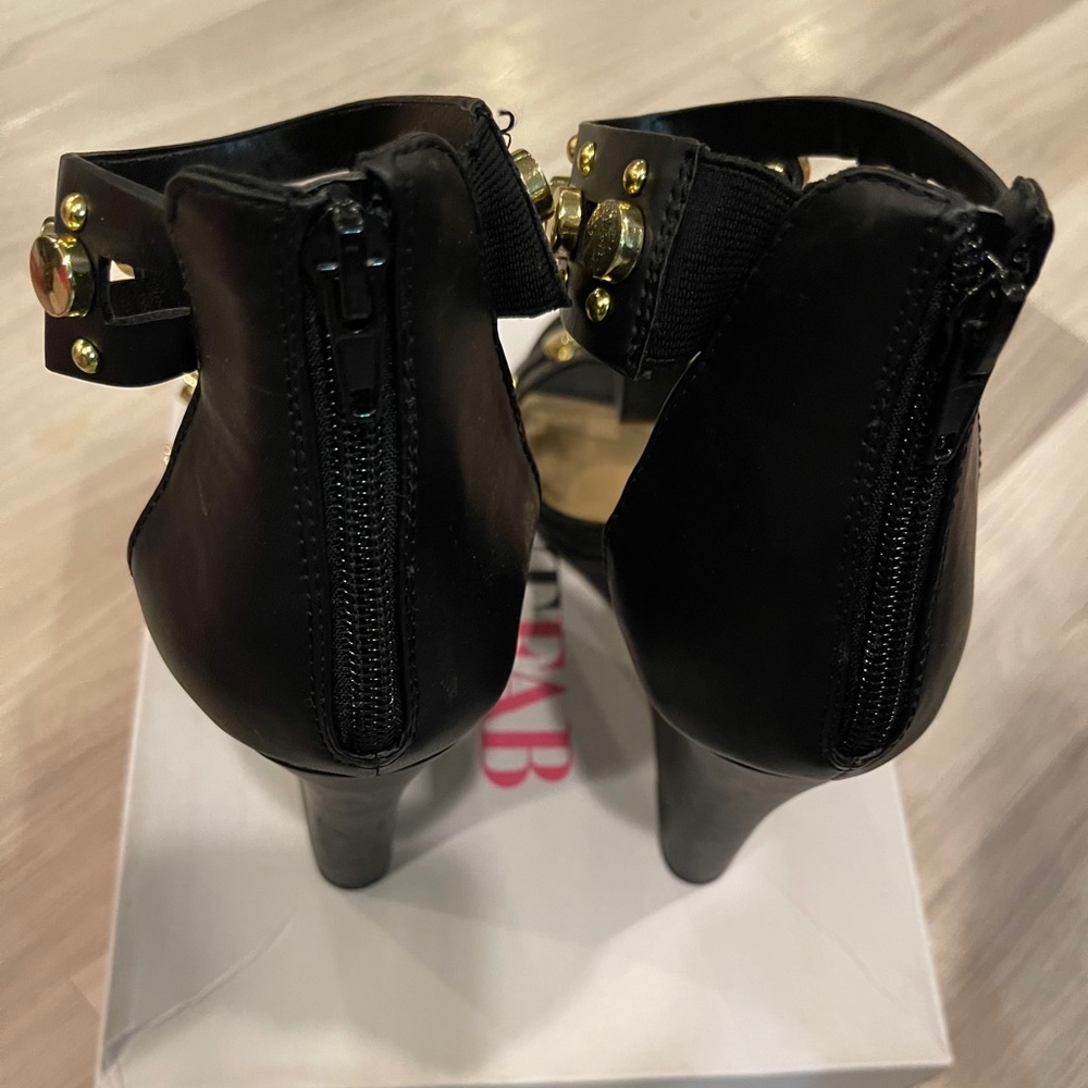 Black high heeled shoes - Picture 5 of 7